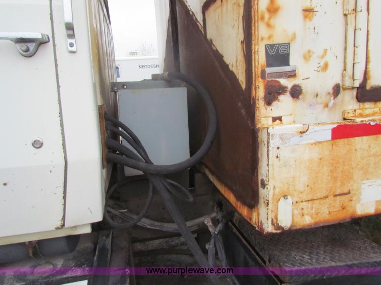 image for item B7007 1985 Ford L8000 dump truck