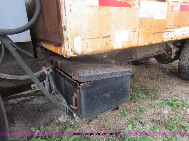 image for item B7007 1985 Ford L8000 dump truck