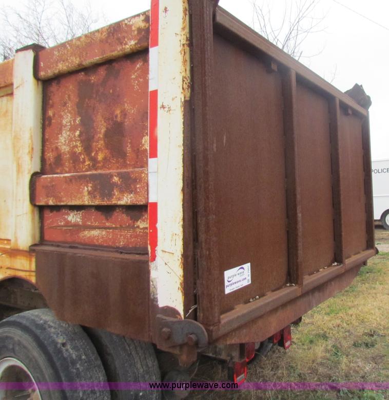 image for item B7007 1985 Ford L8000 dump truck