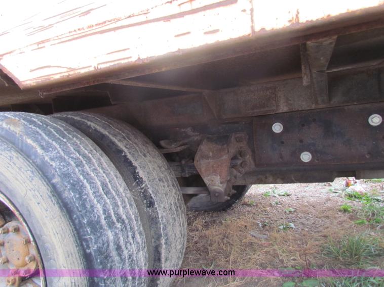image for item B7007 1985 Ford L8000 dump truck