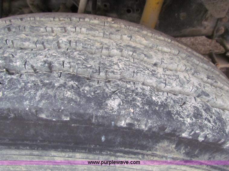 image for item B7007 1985 Ford L8000 dump truck