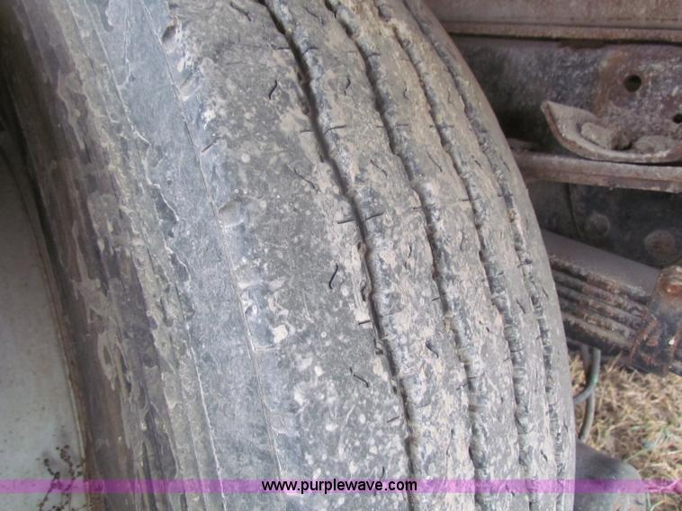 image for item B7007 1985 Ford L8000 dump truck