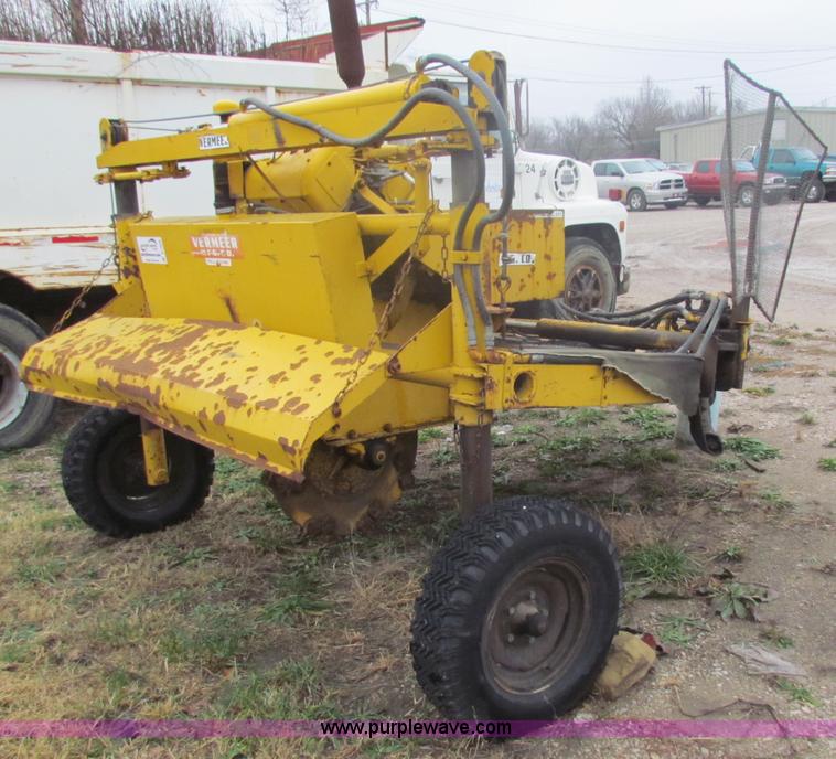image for item B7008 Vermeer VG40 stump grinder
