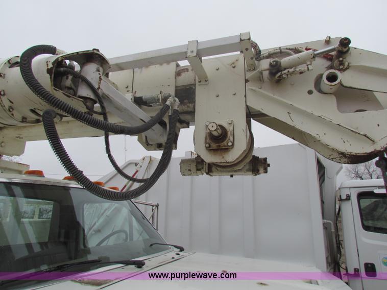 image for item B7009 1994 Ford F700 digger truck