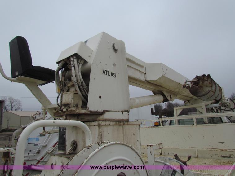 image for item B7009 1994 Ford F700 digger truck