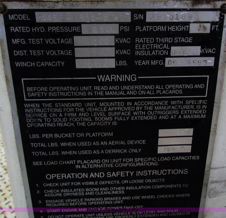 image for item B7009 1994 Ford F700 digger truck