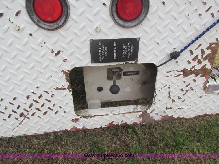 image for item B7009 1994 Ford F700 digger truck