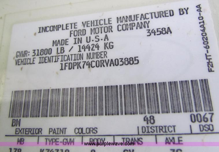 image for item B7009 1994 Ford F700 digger truck