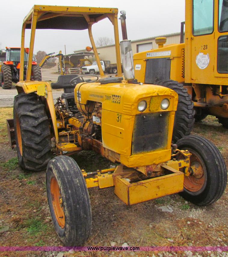 image for item B7012 1975 Case Construction King 380 tractor