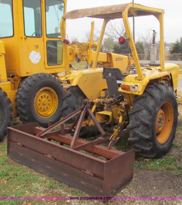 image for item B7012 1975 Case Construction King 380 tractor