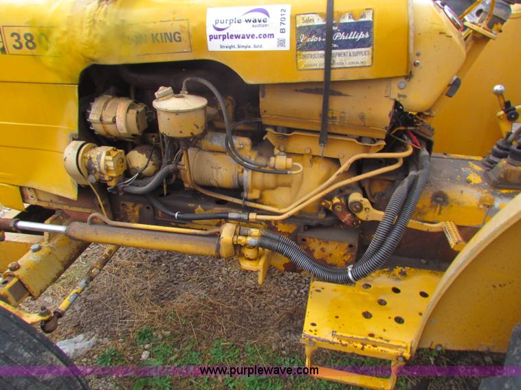 image for item B7012 1975 Case Construction King 380 tractor