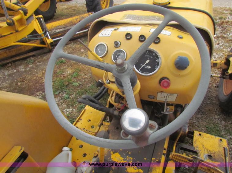 image for item B7012 1975 Case Construction King 380 tractor