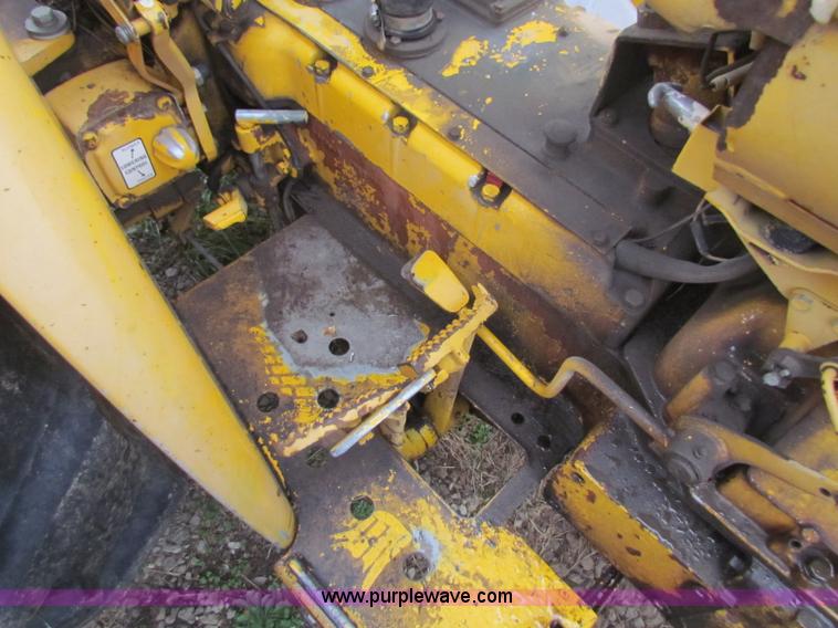 image for item B7012 1975 Case Construction King 380 tractor