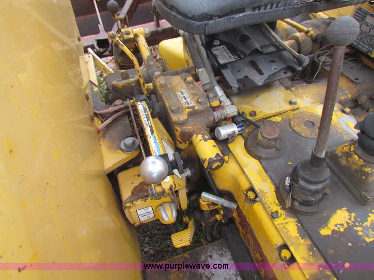 image for item B7012 1975 Case Construction King 380 tractor