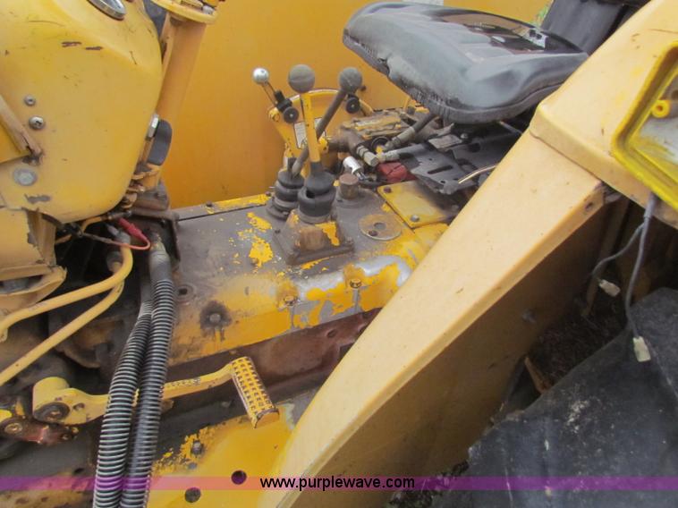 image for item B7012 1975 Case Construction King 380 tractor