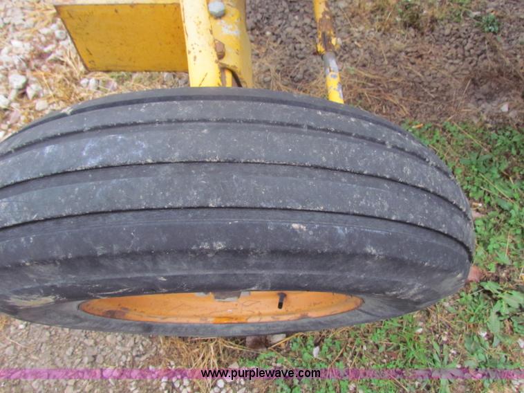 image for item B7012 1975 Case Construction King 380 tractor