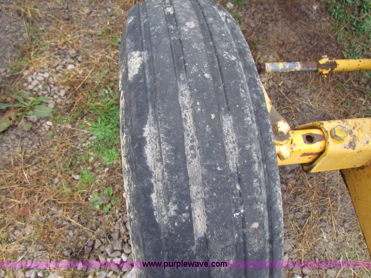 image for item B7012 1975 Case Construction King 380 tractor