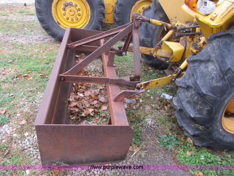 image for item B7012 1975 Case Construction King 380 tractor