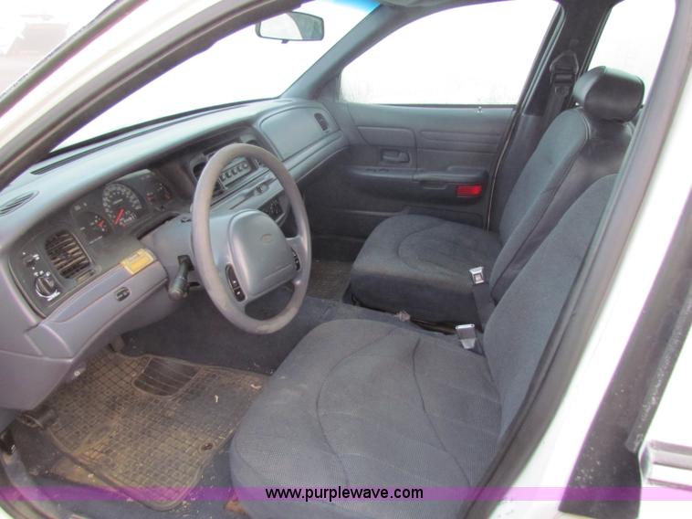 image for item B7015 1998 Ford Crown Victoria Police Interceptor