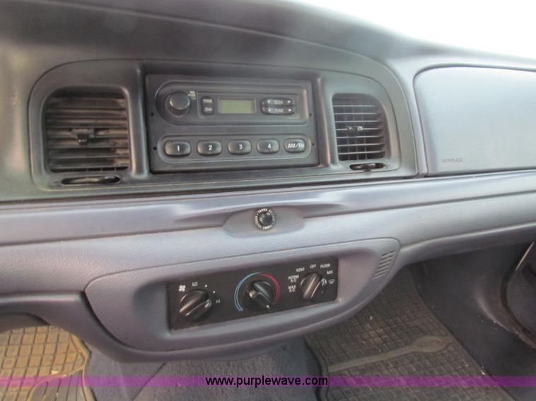 image for item B7015 1998 Ford Crown Victoria Police Interceptor