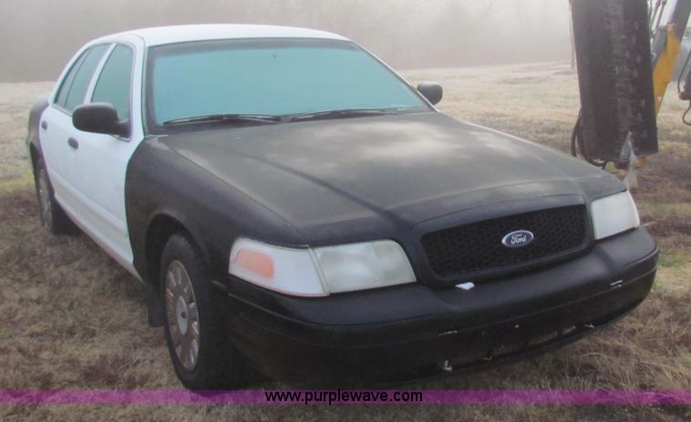 image for item B7016 2003 Ford Crown Victoria Police Interceptor