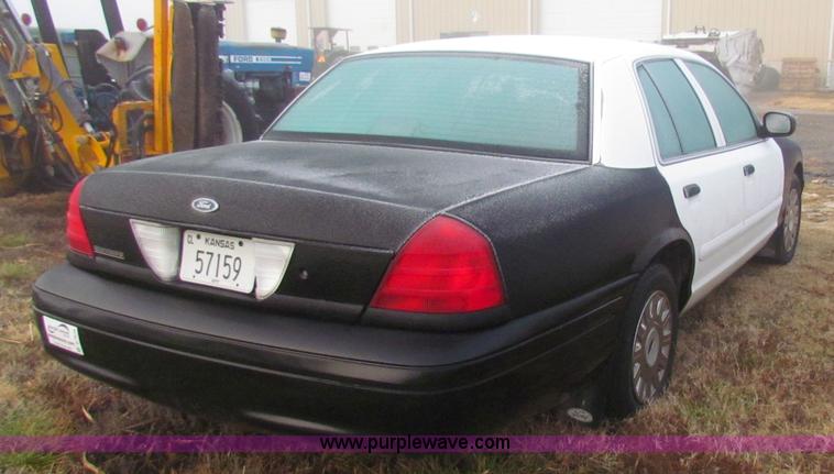 image for item B7016 2003 Ford Crown Victoria Police Interceptor