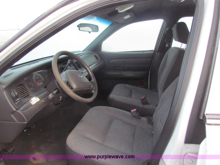 image for item B7016 2003 Ford Crown Victoria Police Interceptor