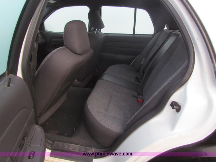image for item B7016 2003 Ford Crown Victoria Police Interceptor