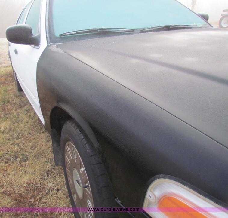 image for item B7016 2003 Ford Crown Victoria Police Interceptor