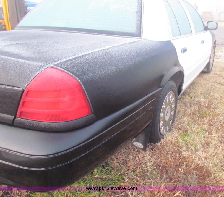 image for item B7016 2003 Ford Crown Victoria Police Interceptor