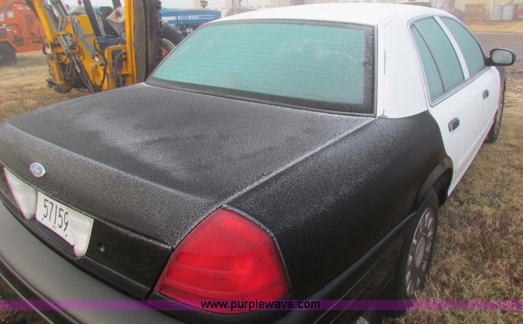 image for item B7016 2003 Ford Crown Victoria Police Interceptor
