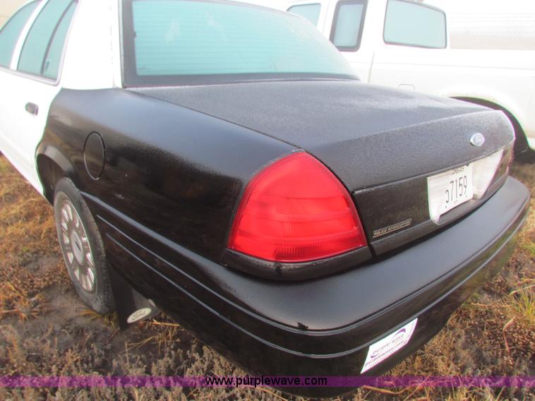 image for item B7016 2003 Ford Crown Victoria Police Interceptor