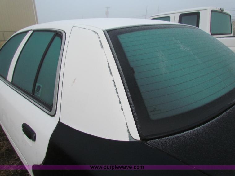 image for item B7016 2003 Ford Crown Victoria Police Interceptor