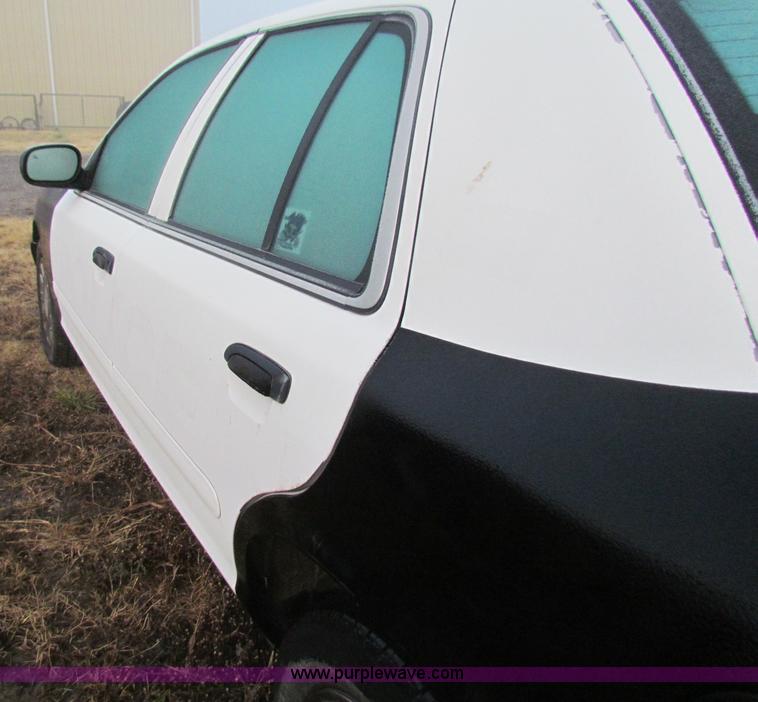 image for item B7016 2003 Ford Crown Victoria Police Interceptor