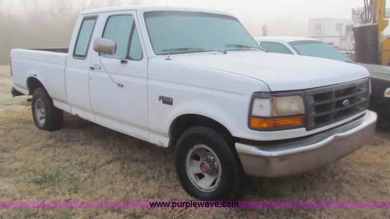 image for item B7017 1993 Ford F150 XL super cab pickup truck
