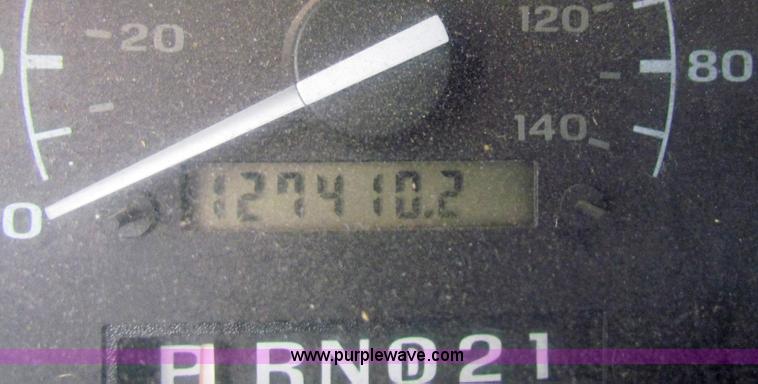 image for item B7017 1993 Ford F150 XL super cab pickup truck