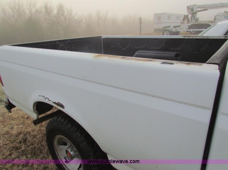 image for item B7017 1993 Ford F150 XL super cab pickup truck