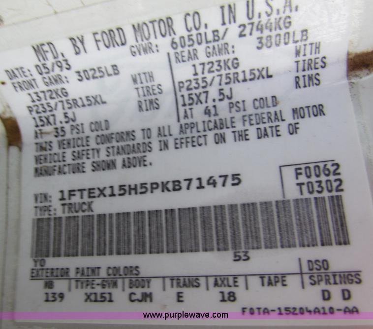 image for item B7017 1993 Ford F150 XL super cab pickup truck