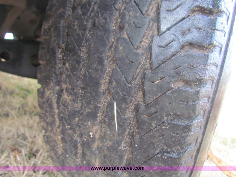 image for item B7017 1993 Ford F150 XL super cab pickup truck