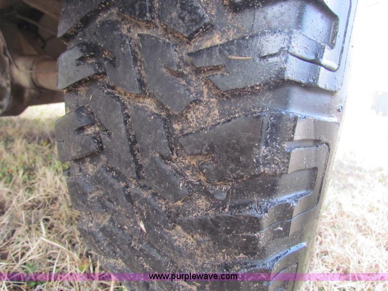 image for item B7017 1993 Ford F150 XL super cab pickup truck