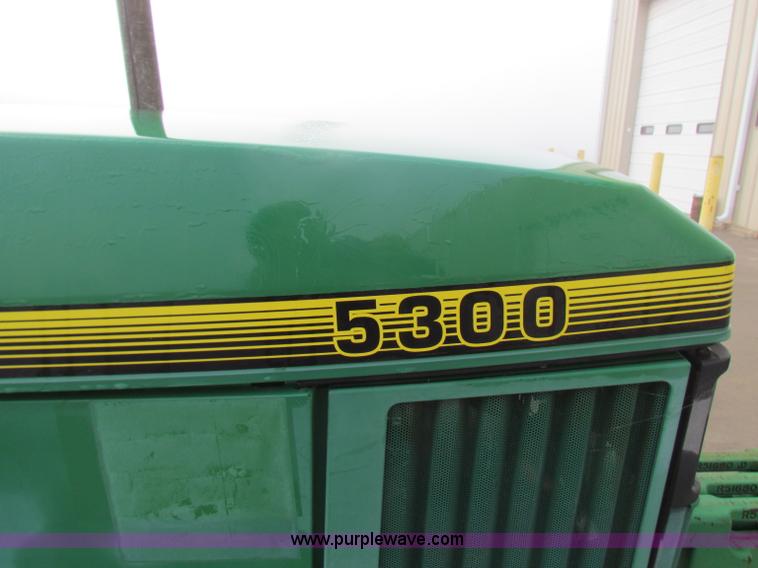 image for item B7019 1998 John Deere 5300 tractor