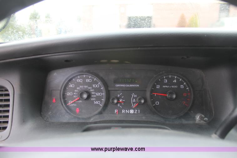 image for item B8660 2006 Ford Crown Victoria Police Interceptor