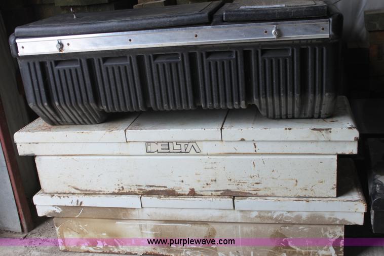 image for item B8686 (3) crossbed toolboxes