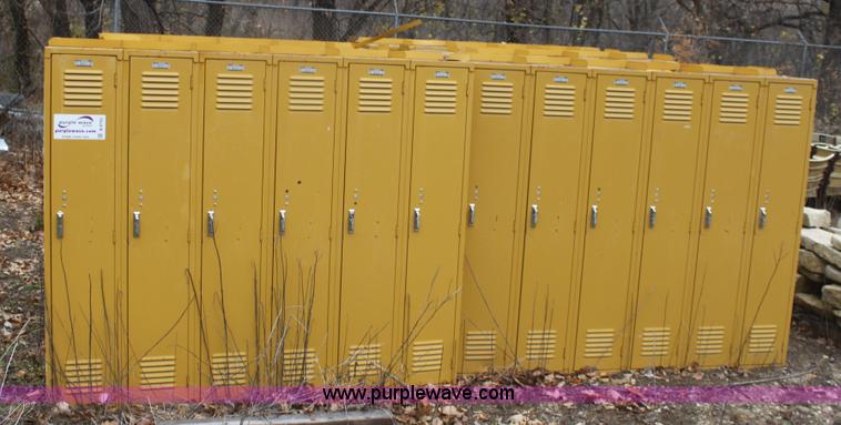 image for item B8703 (10) sets of lockers