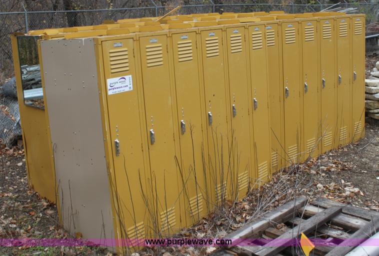 image for item B8703 (10) sets of lockers