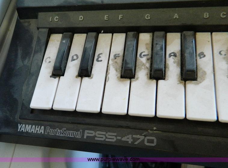 image for item C9425 Behringer Eurodesk MX3282A mixing console