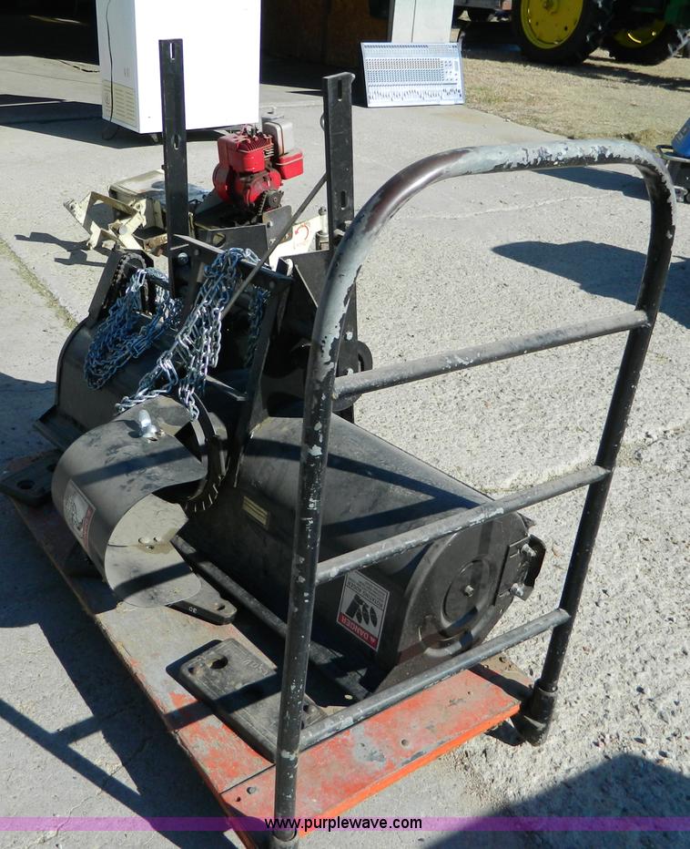image for item C9431 IEC DST48 snow blower