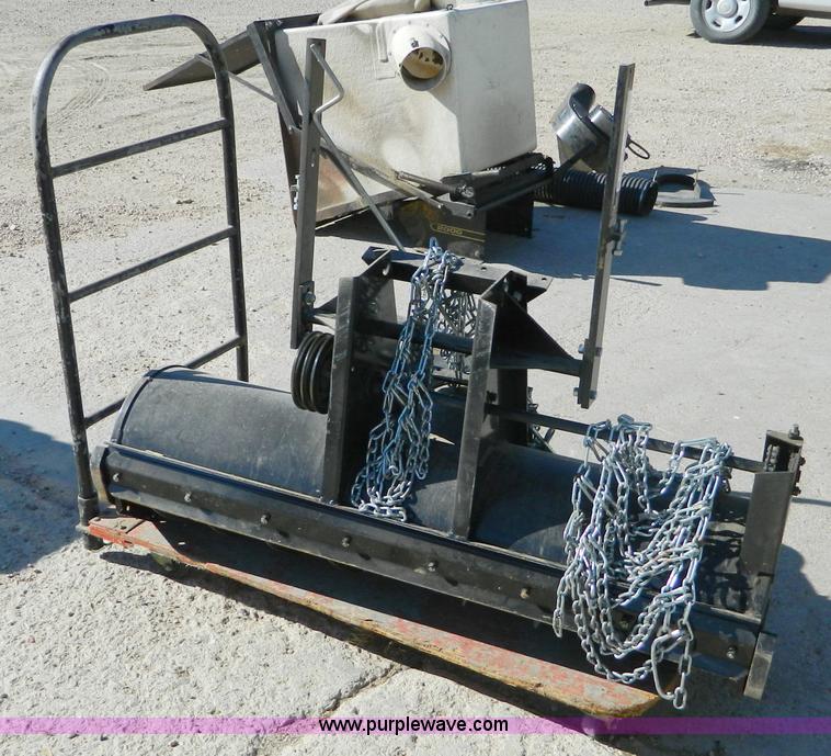 image for item C9431 IEC DST48 snow blower