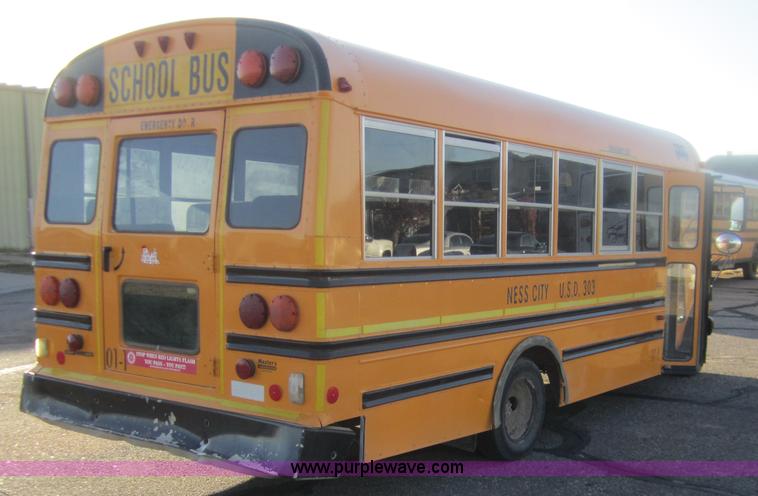 image for item C9875 2001 Chevrolet G3500 Express mid bus