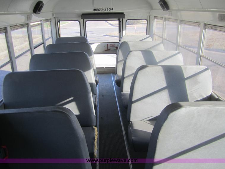 image for item C9875 2001 Chevrolet G3500 Express mid bus
